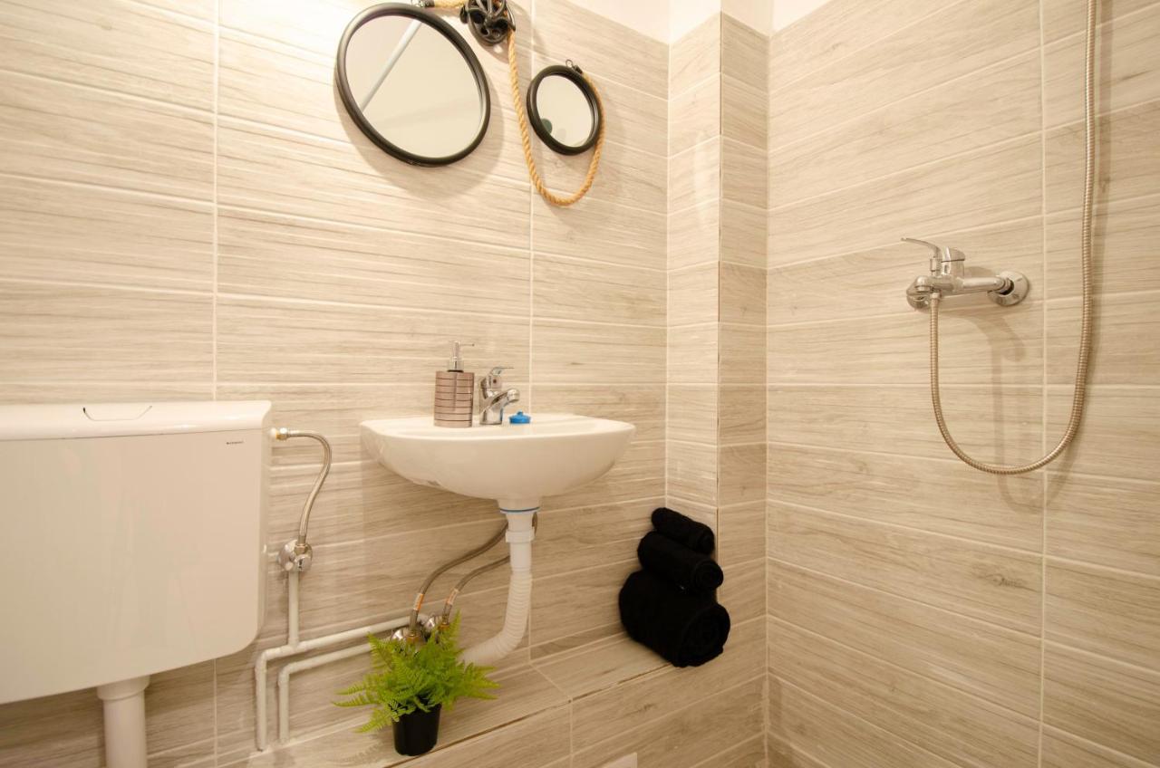 Miha Modern And Central Apartament Арад Экстерьер фото