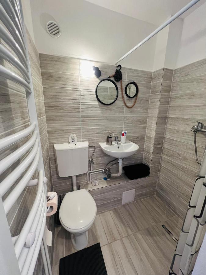 Miha Modern And Central Apartament Арад Экстерьер фото
